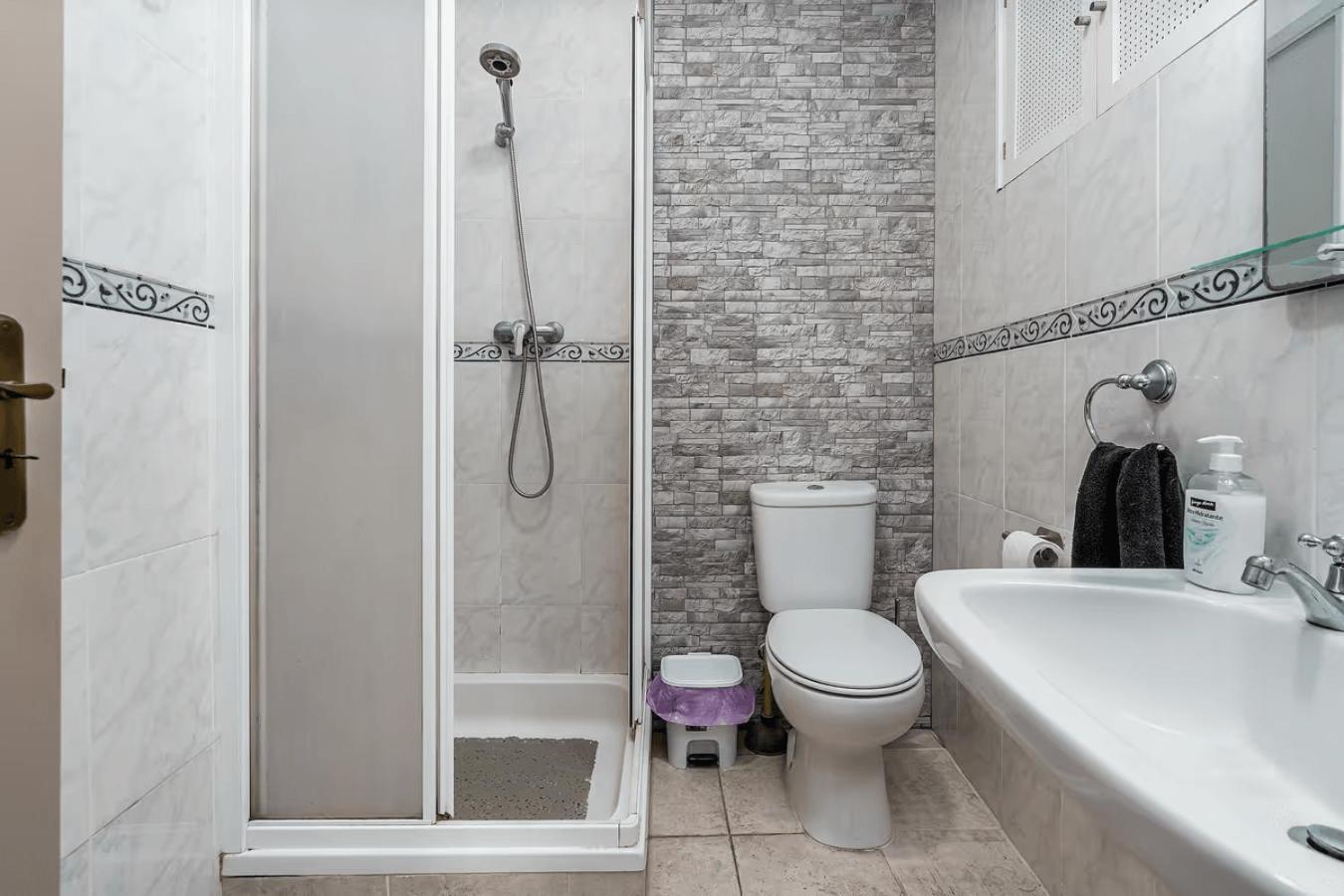 Lovely In With Terrace - Close To *