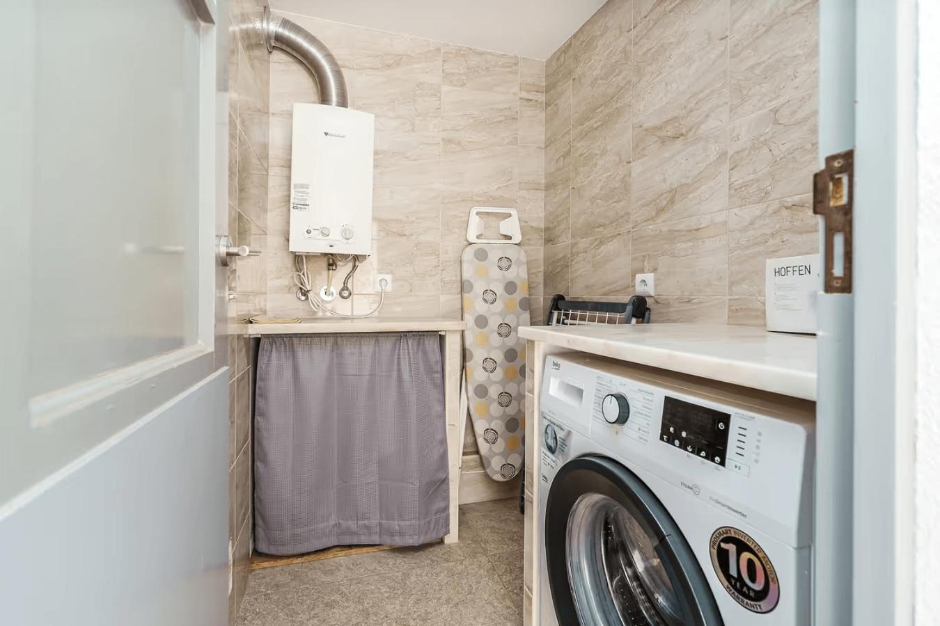 Lovely In With Terrace - Close To Apartment *