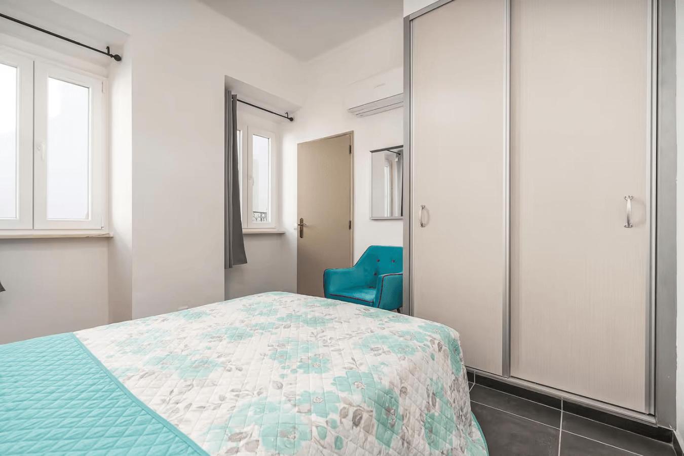 Lovely In With Terrace - Close To * Lagos